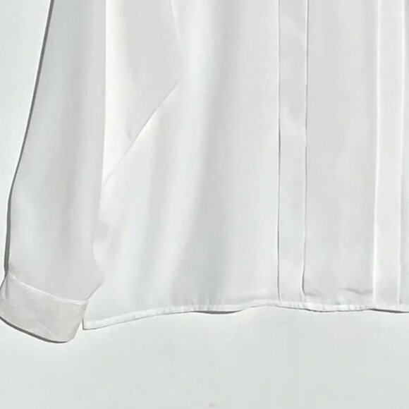 DIOR Vintage White Pleat Front/Button Back Blouse Size 14 EUC - Picture 3 of 8